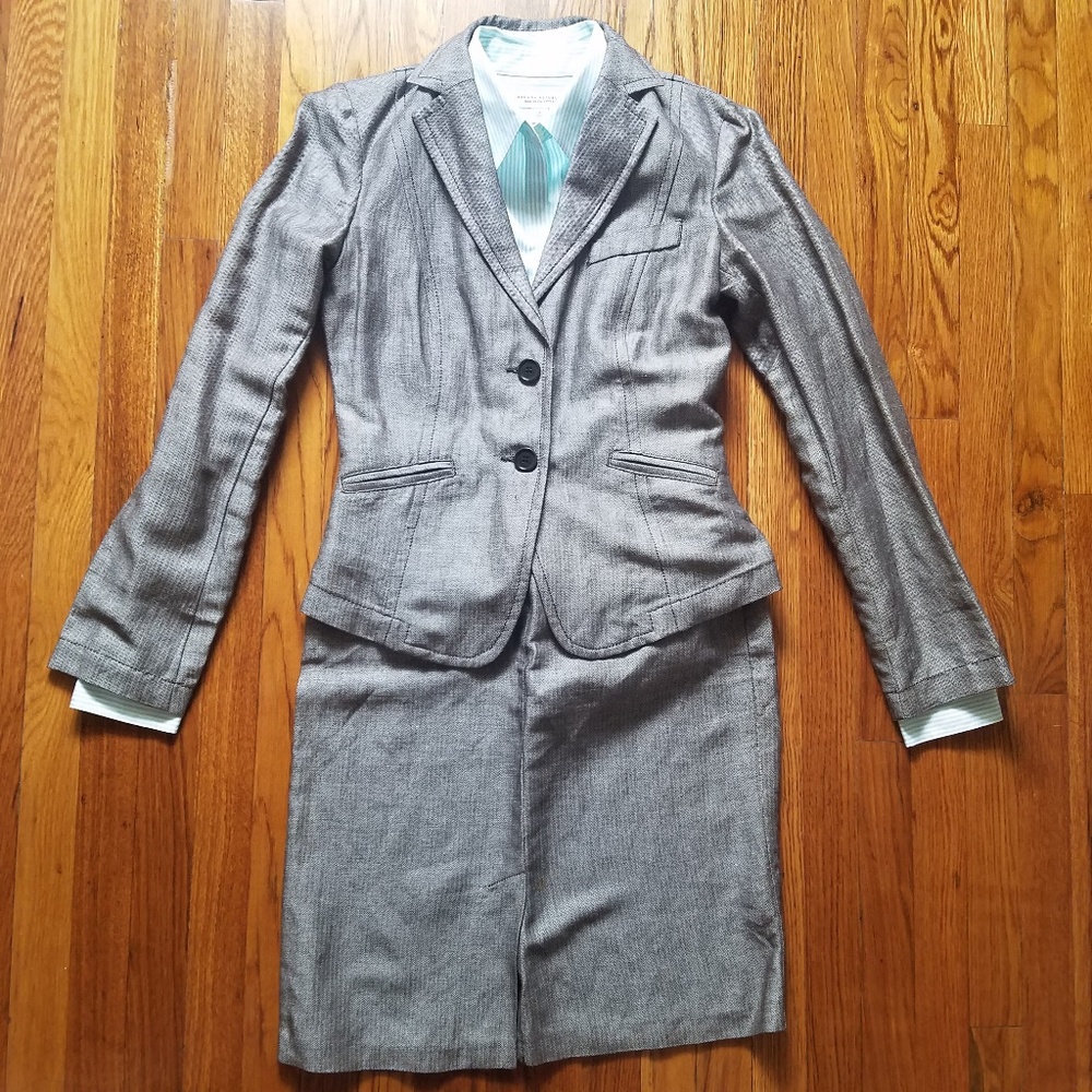 United Colors of Benetton brown linen suit